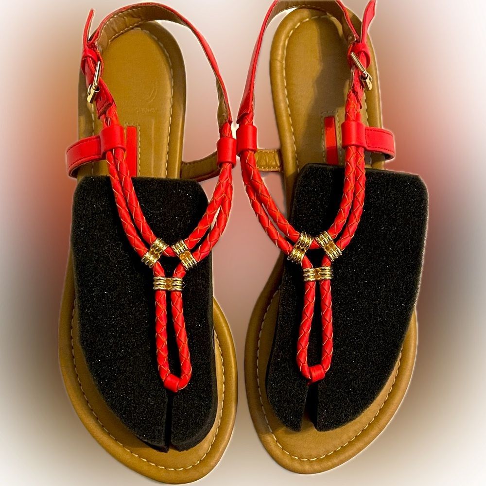 New Directions fun & strapy flat sandals!